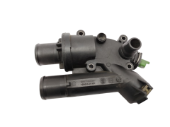 Корпус термостата 1336Z4 9657182080 2.2HDi TD4 TDCI Citroen Peugeot Ford