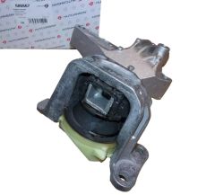 Подушка двигуна Робіть Renault 586667 112105188R Hutchinson