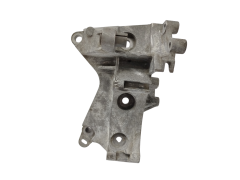Кронштейн двигуна 8200185605 1.5 DCI Renault