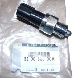 Датчик заднього ходу Новий оригінал 320066J00A Renault