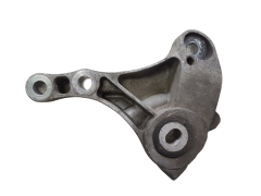 Монтажний кронштейн Opel Astra K 13364130 GM
