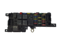 Блок запобіжників 518828108 30728008 Volvo
