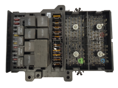 Блок запобіжників Chrysler Dodge P4707592