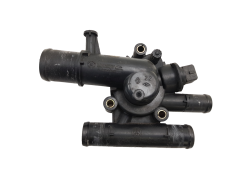 Корпус термостата 8200112034 1.9 DCI Renault